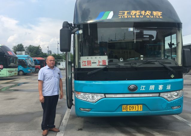 路遇小车燃烧生死10分钟间江阴司机做了这个举动