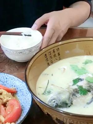 母亲回老家的前一天晚上!走到床前叹着气对我说:你选择以后一个人的话!就把自己身体照顾好!不至于老了没人管!_网赚小游戏
