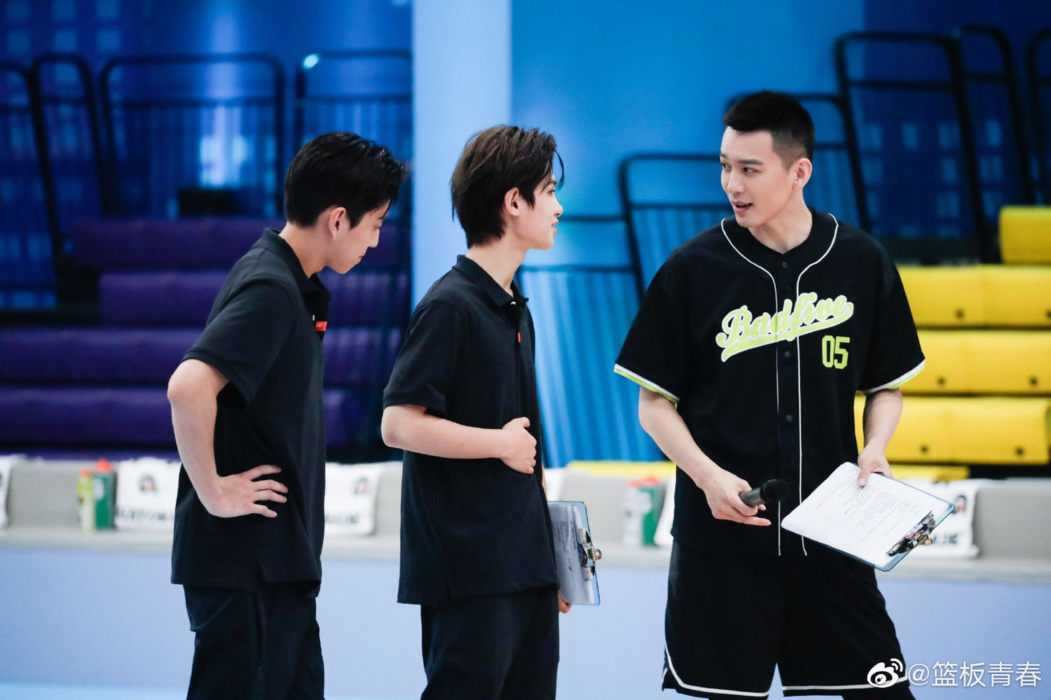 篮板青春第三期首次面临队员淘汰实习教练黄明昊泪崩表达真情