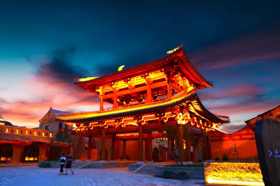 打造中国革命红色文化体验式朝圣地和复兴延安这座红色圣城的千年印象