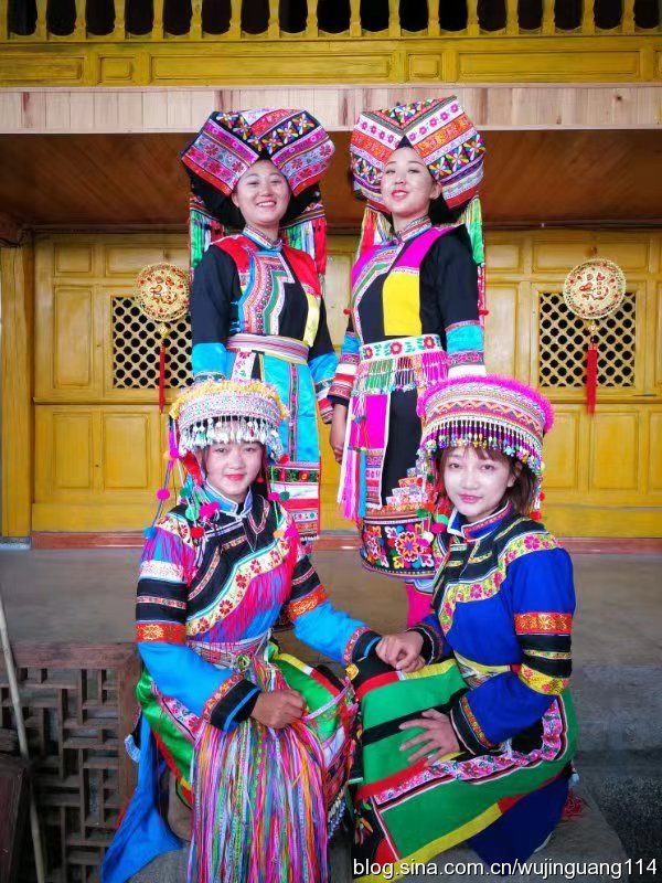 傈僳族的花仙子美的出奇图