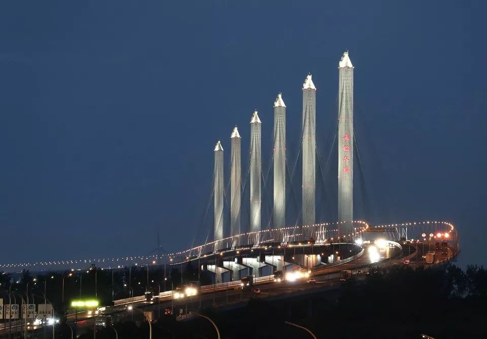 嘉绍大桥昨日通过竣工验收 正式投入营运