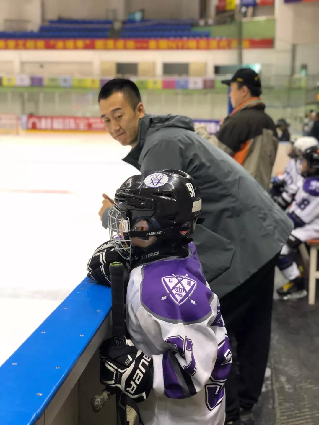 重庆hockey王子冰球队11队荣获齐齐哈尔2019夏季冰球季国际冰球邀请赛