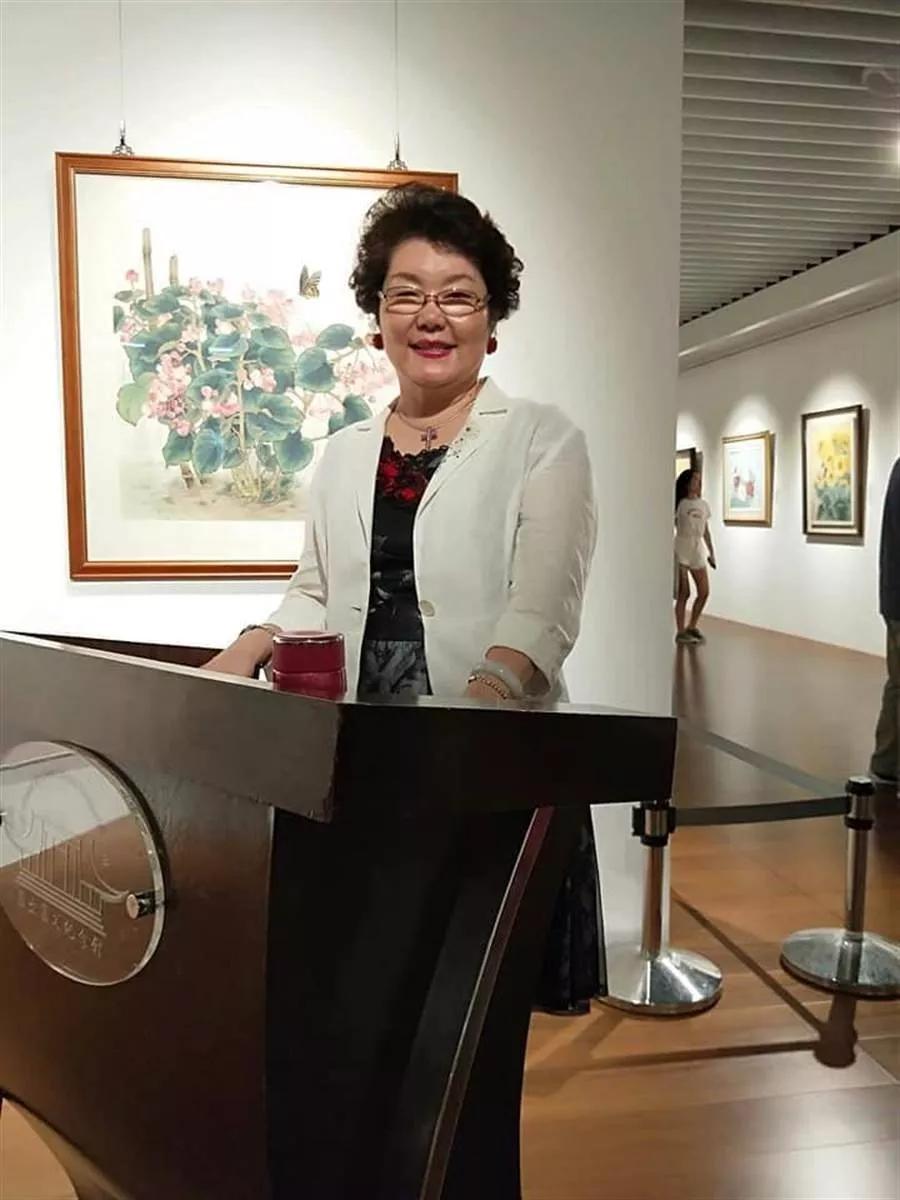 工笔绘描万物百态台湾画家李中玉妙笔生花