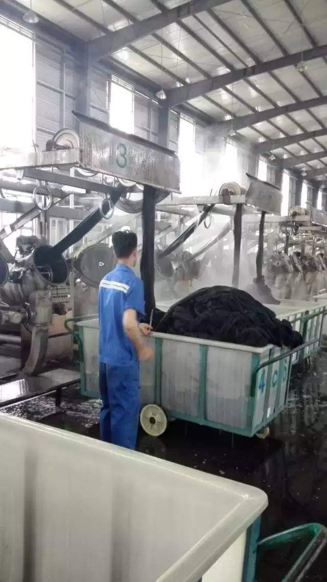 40个高温天40度的车间印染人辛苦了