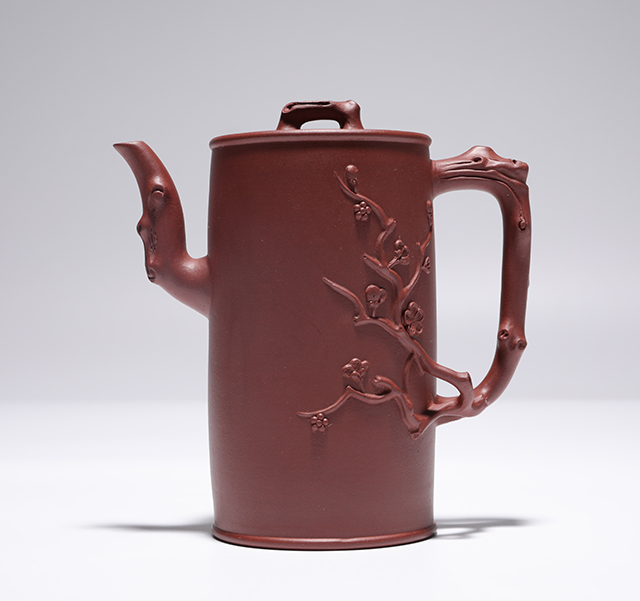 高工郑建明作品《梅花壶》集众艺术于一身,是不可多得的紫砂花器臻品