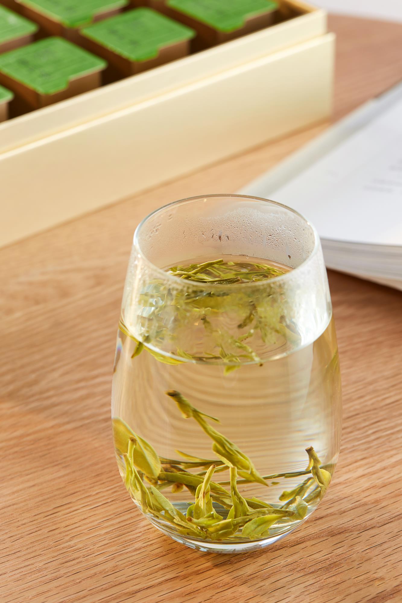 茶艺师教我出汤要倒干净,但是有时候又要留根.茶汤到底要不要沥干净呢