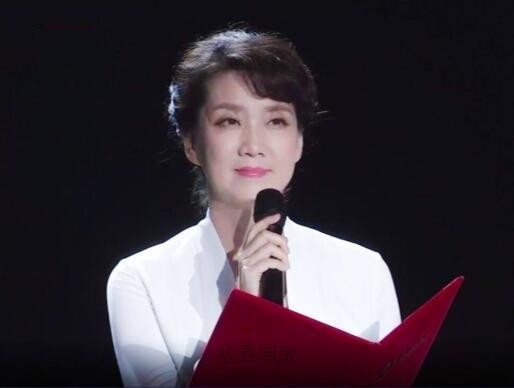 56岁央视主持人李修平近照曝光,"最美国脸"如今变成这样了!