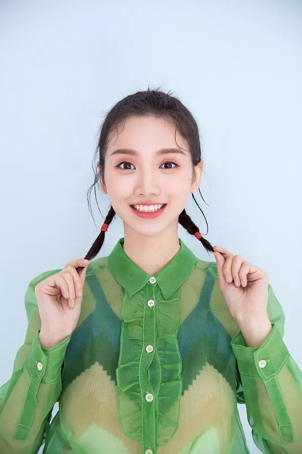 沈楠毕业于北京电影学院表演学院本科主要作品:话剧《太平湖》中饰演