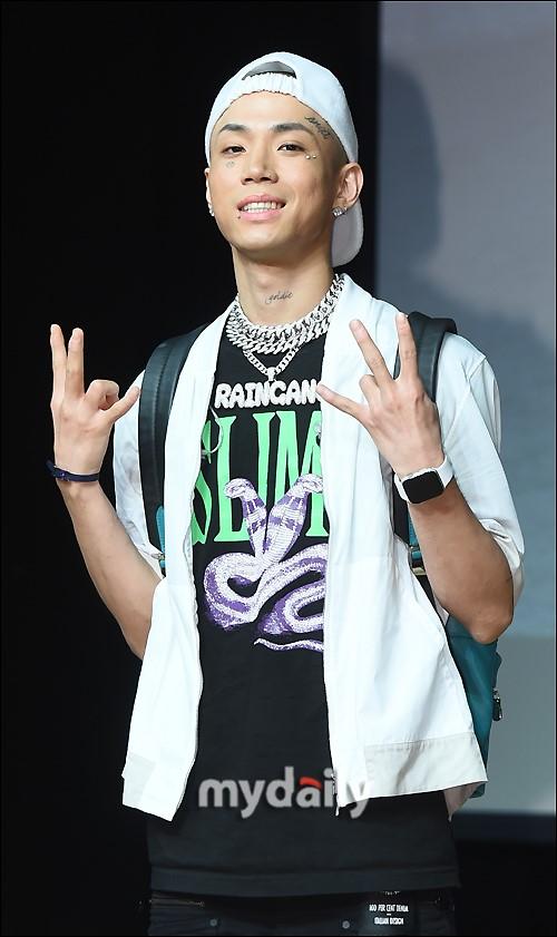 photo」 pluma等韩国歌手参加新单曲《i'm the one》发布会_loopy