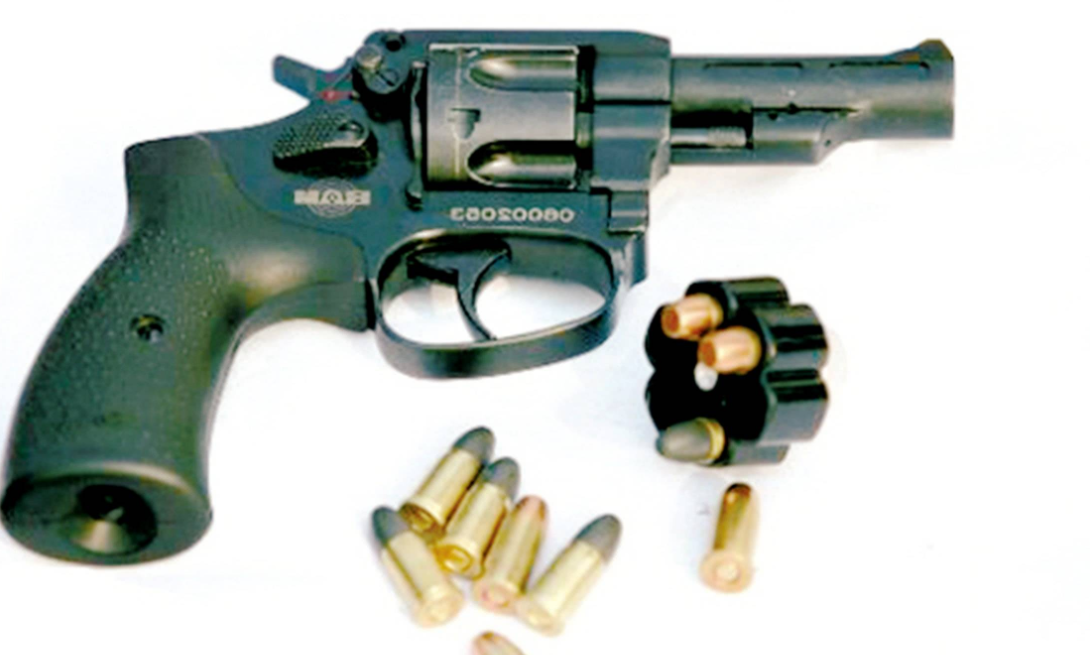 这种武器发明之前,欧美的警方多数还是使用着军方的武器,包括自动步枪