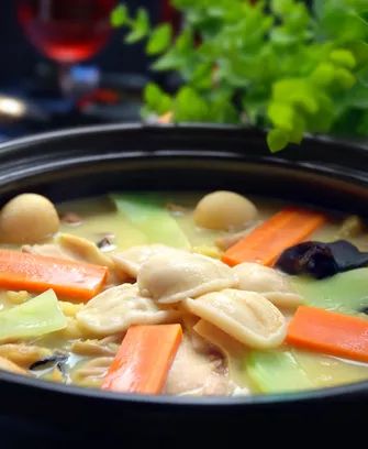 生烧什锦▲ 软炒豇豆▲ 芹果爆虾球▲ 浓汤三丝捞饭当然,川菜里