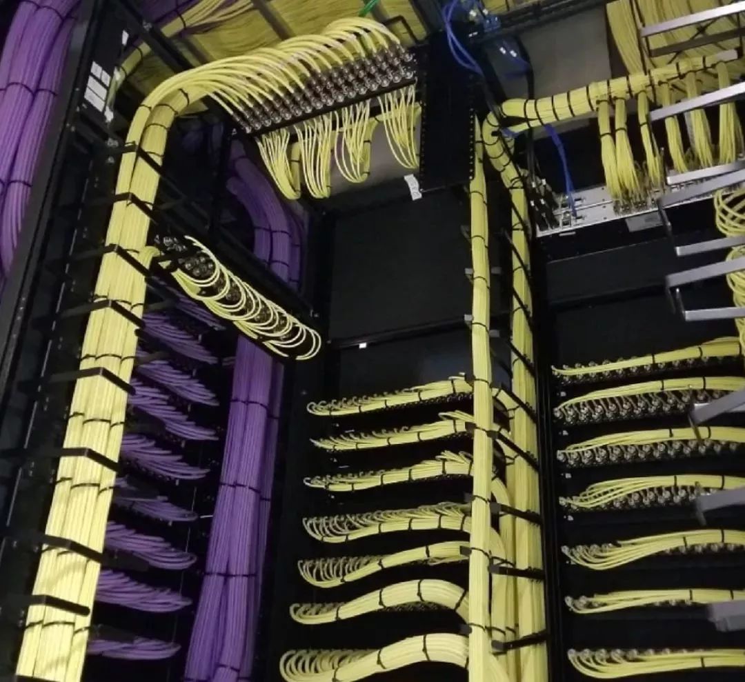 机房布线的艺术!强迫症患者:此内容引起极其舒适