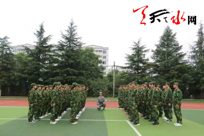 天水长城中学磨炼钢铁意志展现青春风采