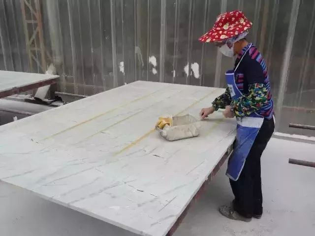 加筋05补孔04晒板03这时候大理石框架锯就派上用场了.