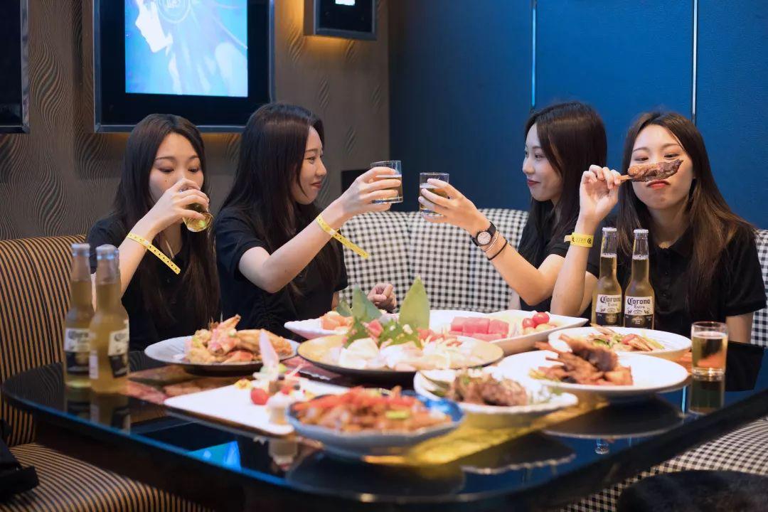 深圳最大ktv,暗藏超炫酷的全景房,生日来这里才够燃_派对