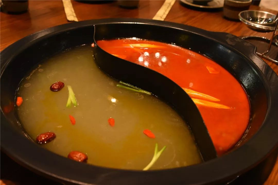 牛牛牛连续7天请你免费吃火锅兴义牛大锤全牛宴请客啦还不快来