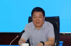 在谈"收获"时,袁邦庆指出,全区纪检监察系统按照区纪委四次全会的部署