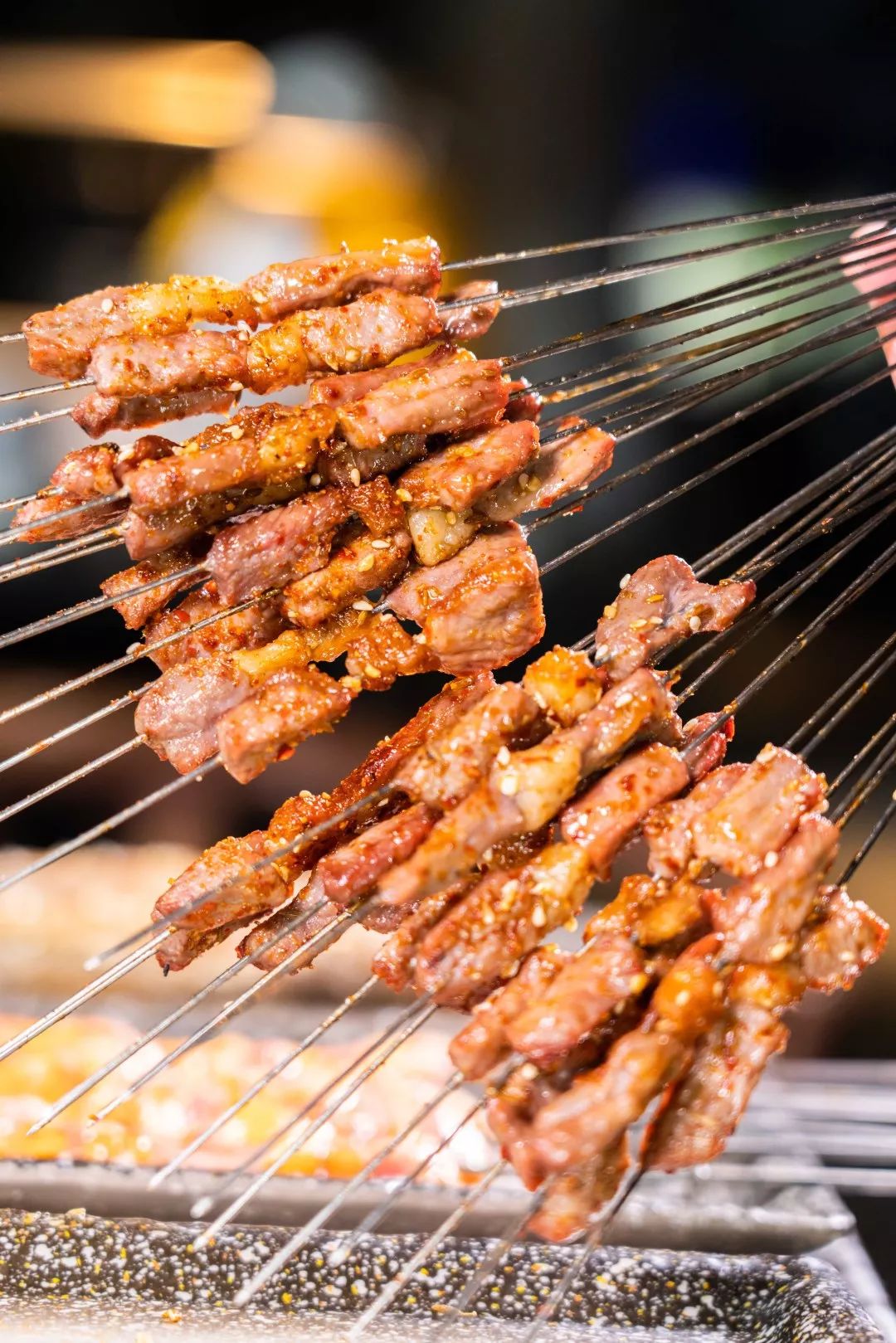 58抵100恐龙岩洞里撸串吃完秒变小鲜肉