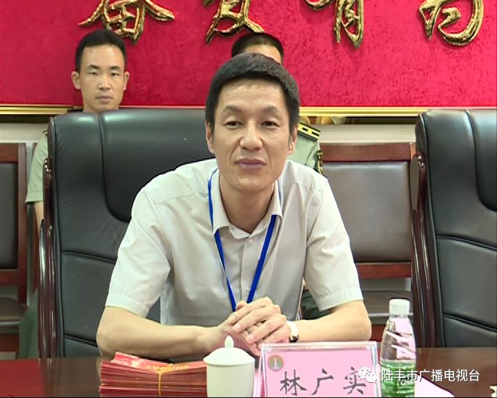 市委常委,市人武部部长解维东,市政府副市长林广实,带领市人武部,市发