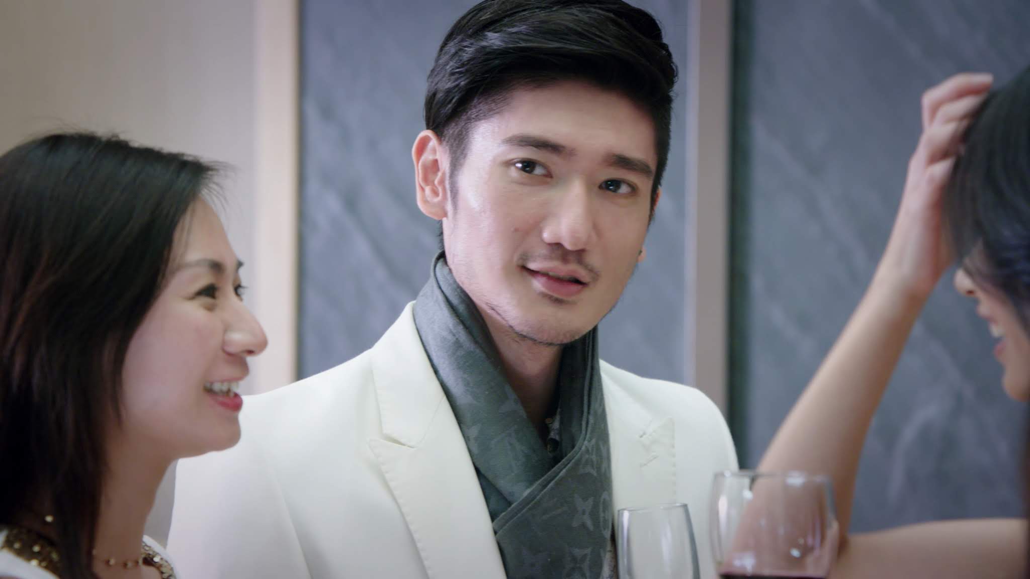 高宇桥出演偶像剧 借高以翔玛莎拉蒂当道具开坏了