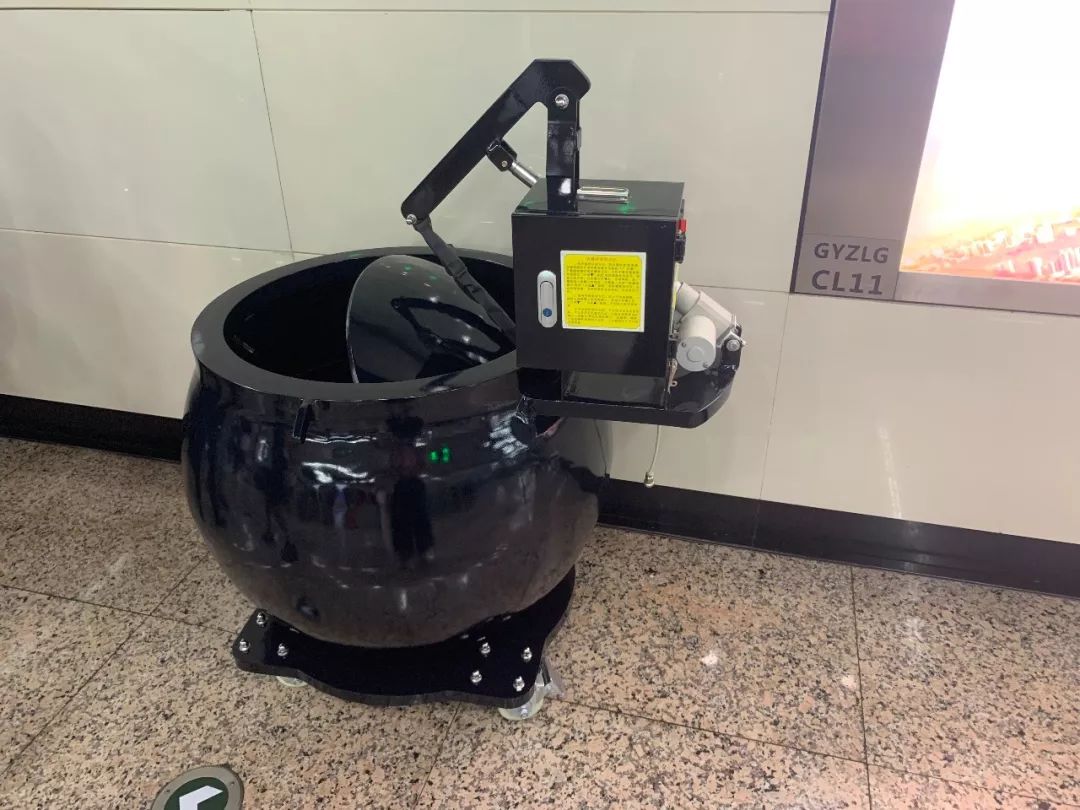 已在沈城所有地铁站内推广使用目前,这种"防爆神器"能够抗暴2.