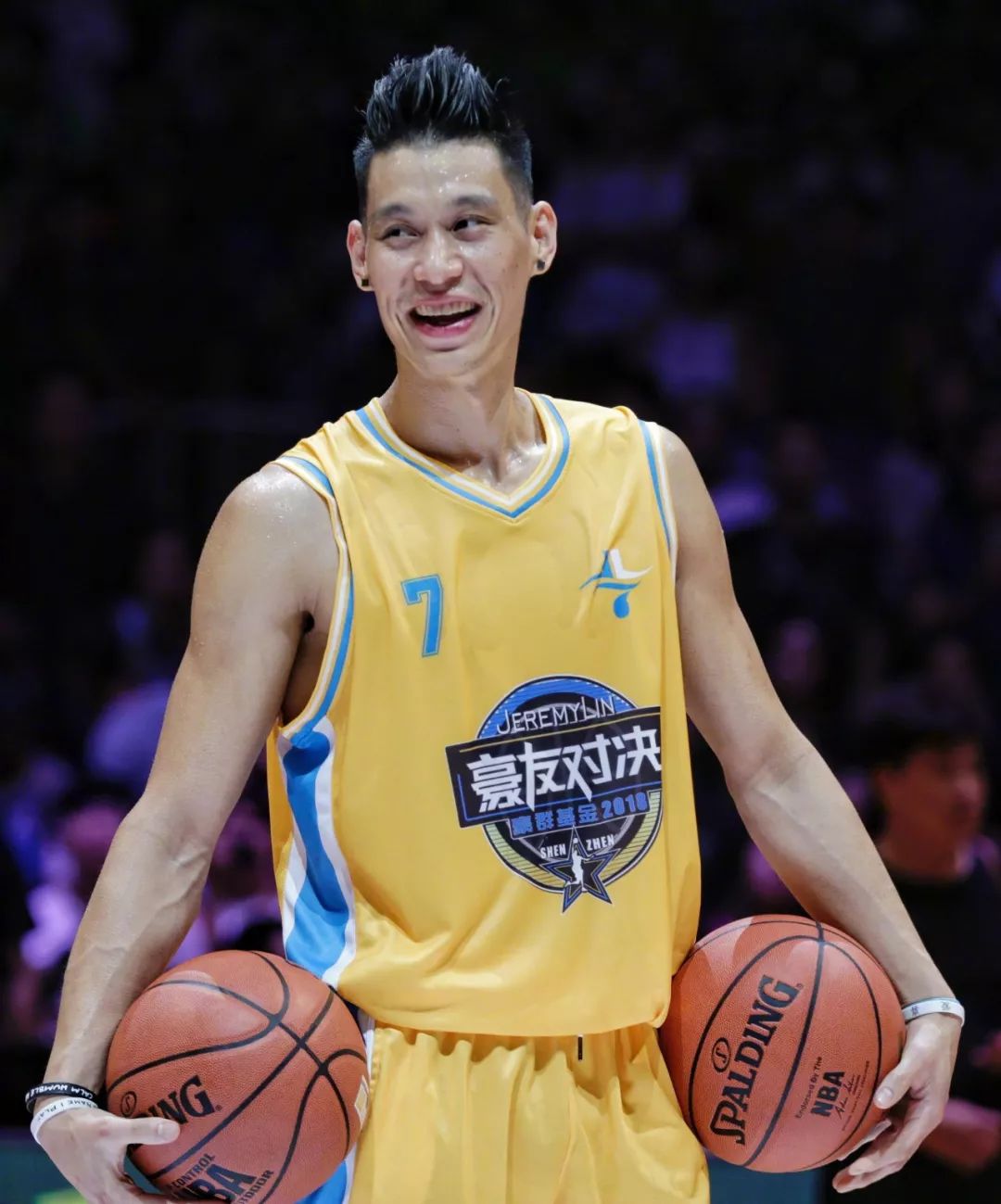 林书豪,周杰伦,吴彦祖,萧敬腾来广州打篮球!现场追星!_明星赛