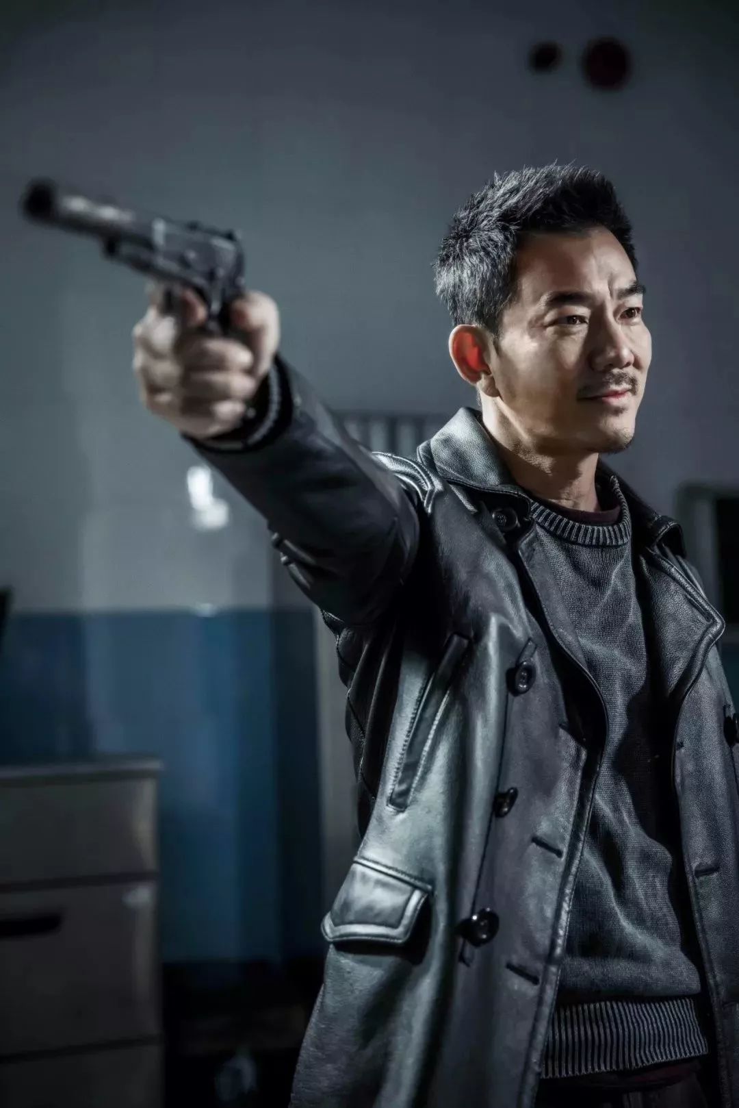 而任贤齐前年出演了《树大招风》,把身为反派角色的贼王刻画的入木三