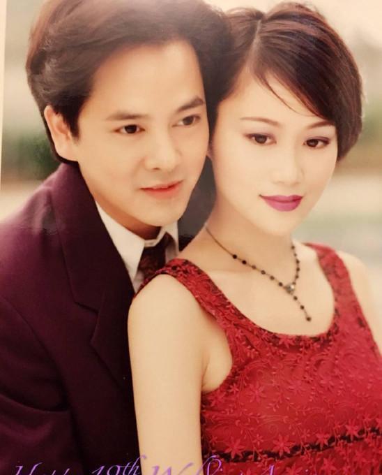 她是港姐出身,曾被评为"古装皇后",如今49岁与丈夫恩爱如初_梁小冰