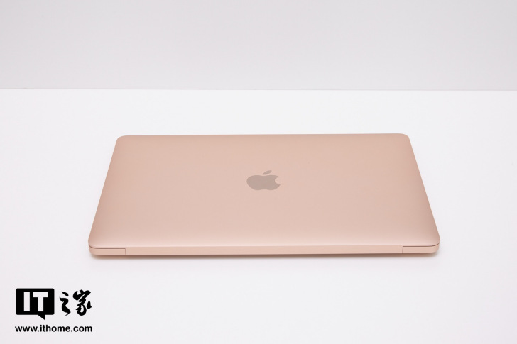 苹果macbookair2019金色版图赏袅娜娉婷一尤物