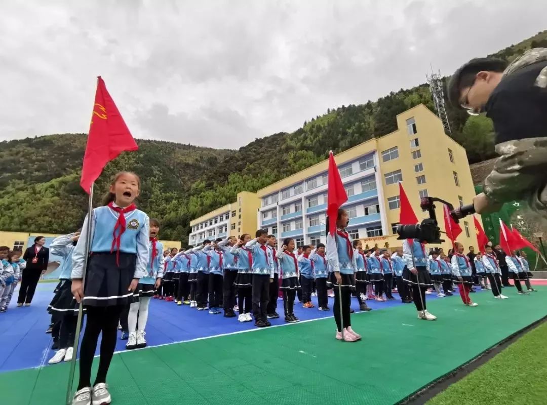 【百姓生活看变化】马尔康市推进教育事业均衡发展侧记_儿童