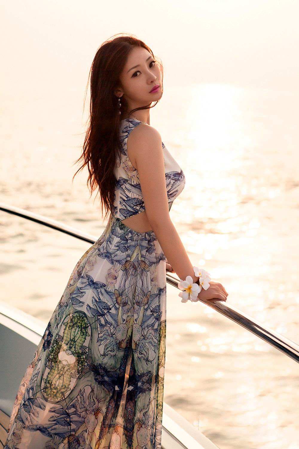 她出道10年,把自己拍成烂片女王,现在在抖音吸粉无数_文梦洋