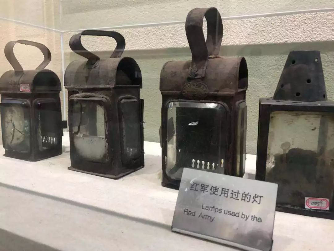 记者再走长征路丨初心故事一盏红军灯