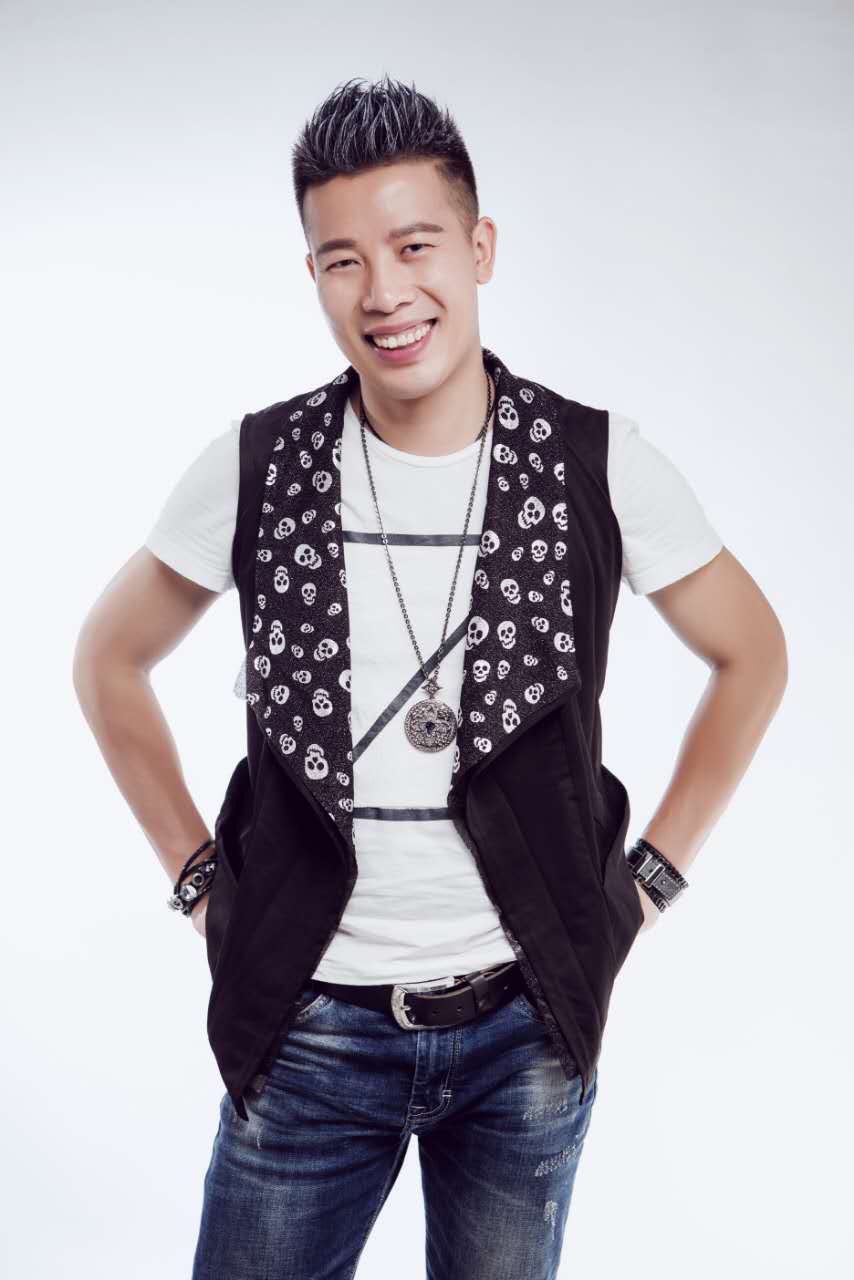 2019炫彩大地飞歌贵港梧州赛区梦想导师团队——龚本锋_广西