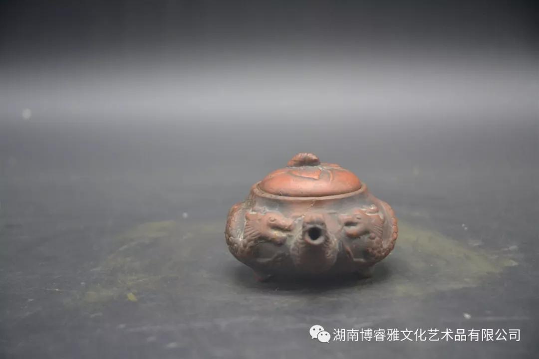 康熙年造龙纹紫砂珍品图片