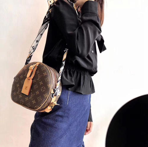 金诚皮具lv圆饼包设计给人的感觉会更加的俏皮赶紧入手一个吧