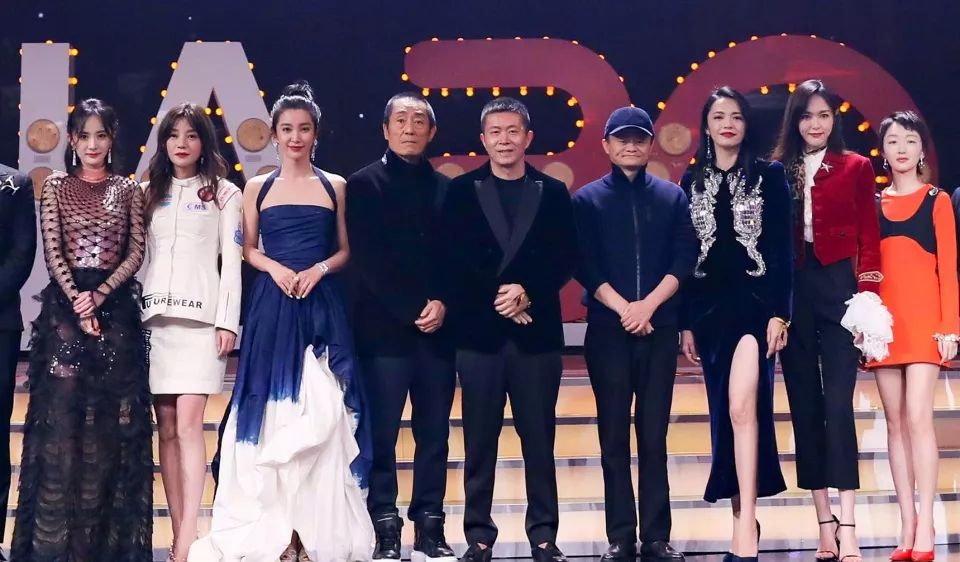 被张艺谋选中,接手范冰冰陈好资源,曾受王晶力捧,她才不傻白甜_唐嫣