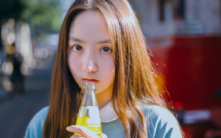 原创亲爱的热爱的张格太会穿t恤配短裤真少女娃娃脸超可爱