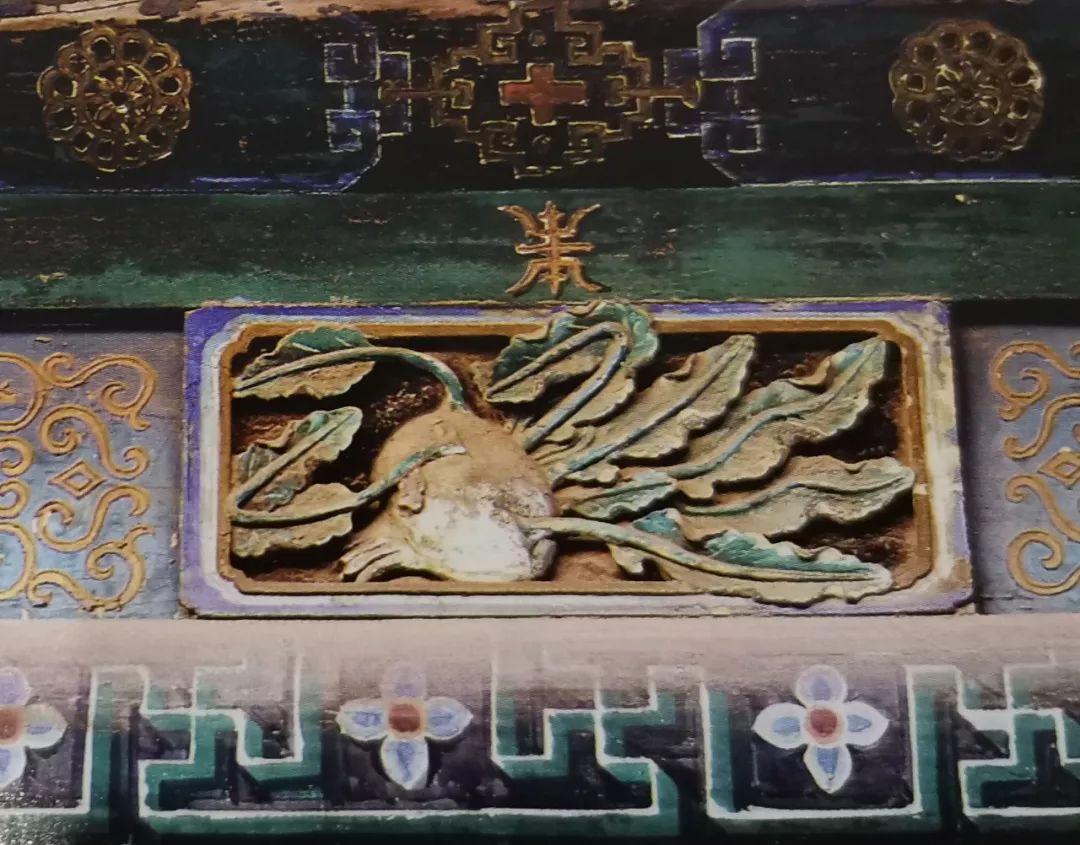 在四号院有一处小火车彩绘,是乔家第五代掌门人乔映霞从国外留学回来