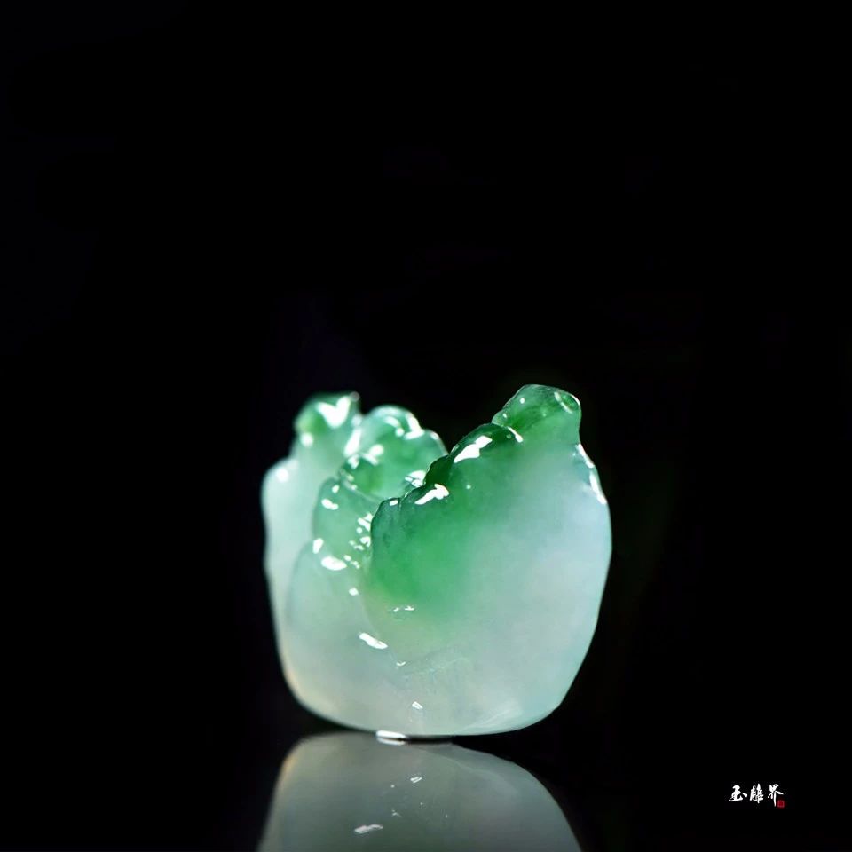 翡翠山水作品,意境优美,有仙气儿_玉雕