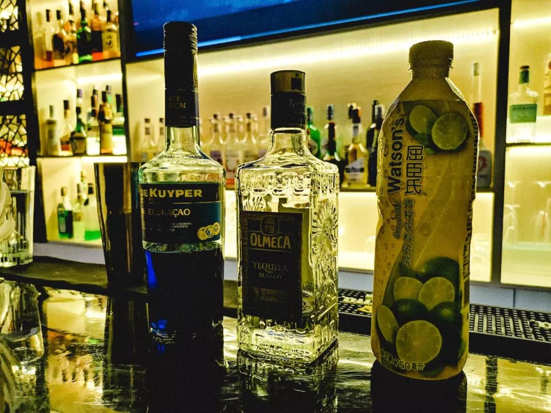 要不是抖音我连这家酒吧大门都找不到