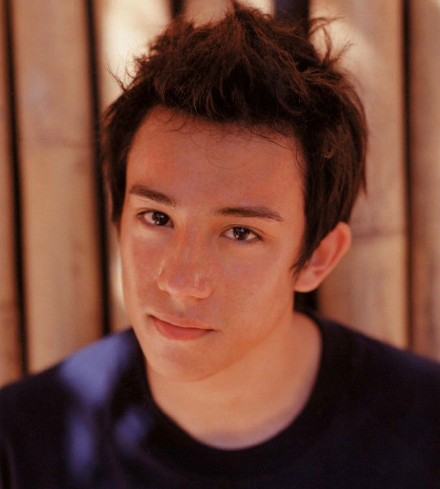 继许志安后,又一位香港男星要凉凉,一脚踏五船害得女友闹自杀