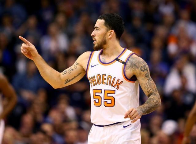 新疆队在使用了亚当斯和斯托克斯的优先续约权之后,他们还没有停止