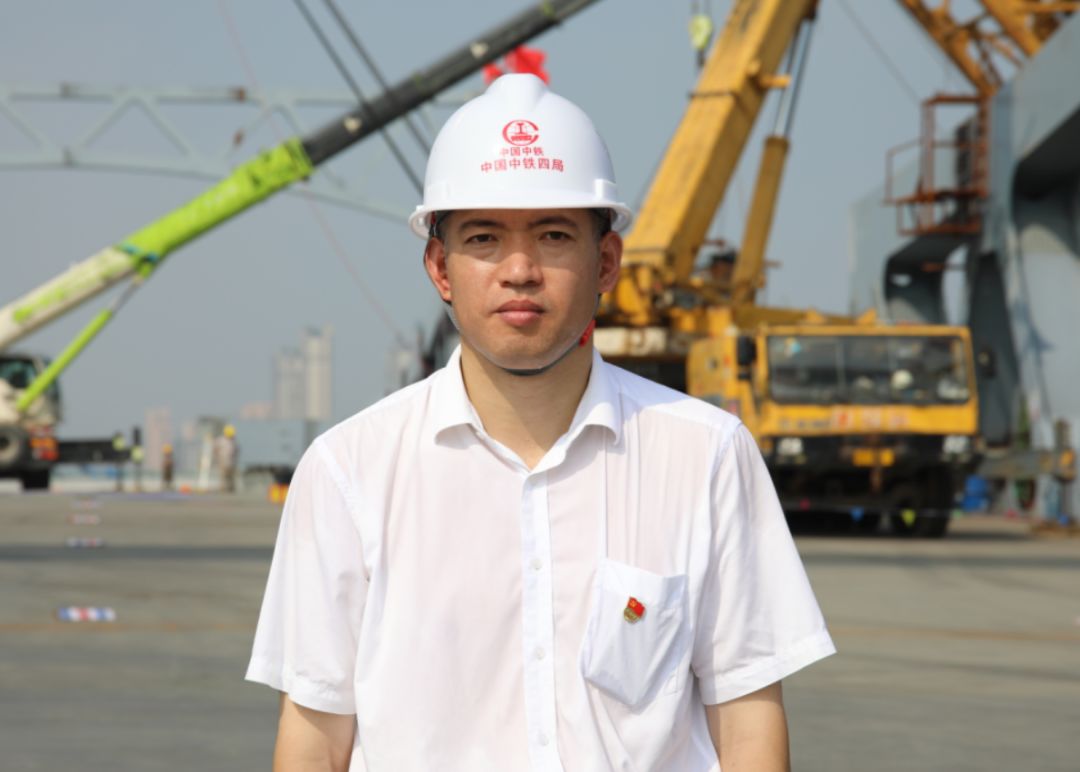 陈文林出席仪式▲韩咏生宣读盐城市住房和城乡建设局贺电▲管亚光