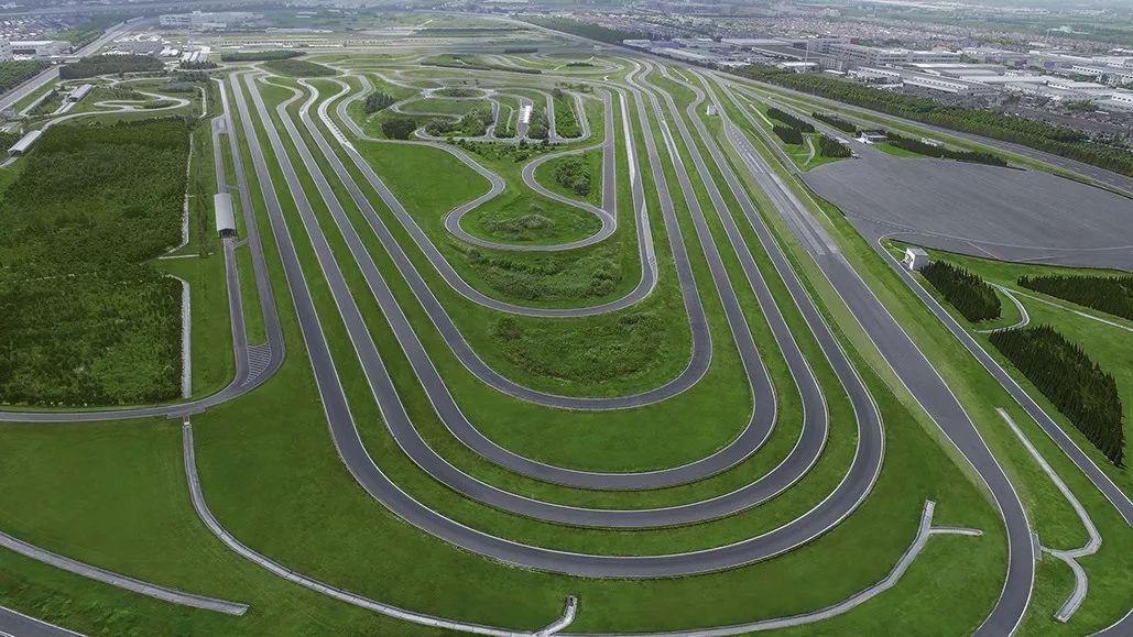 场中进行耐久,性能试验上汽大众所有开发的车型每天都能绕地球一周