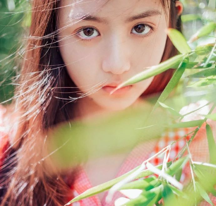 原创亲爱的热爱的张格太会穿t恤配短裤真少女娃娃脸超可爱