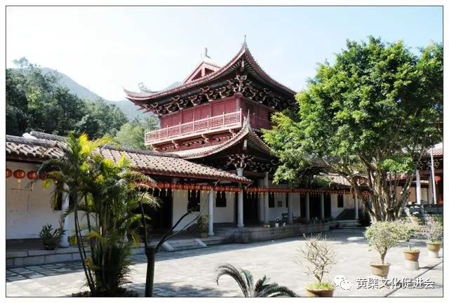 东渡的法子法孙外,在日本尚有龙溪,独照,独本,铁牛,铁眼等杰出的日僧