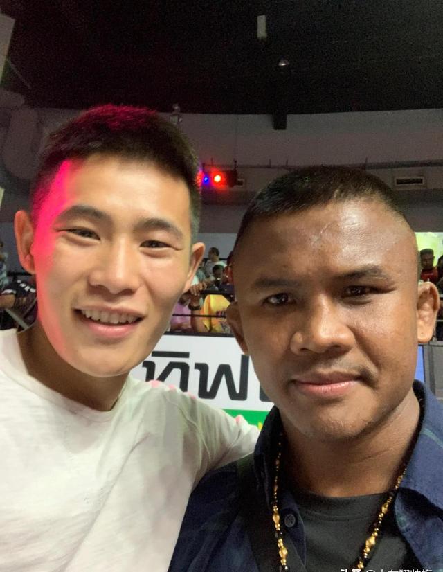 火哥帅旗远赴泰国遇播求豪夺5连胜3ko将要打响下一战