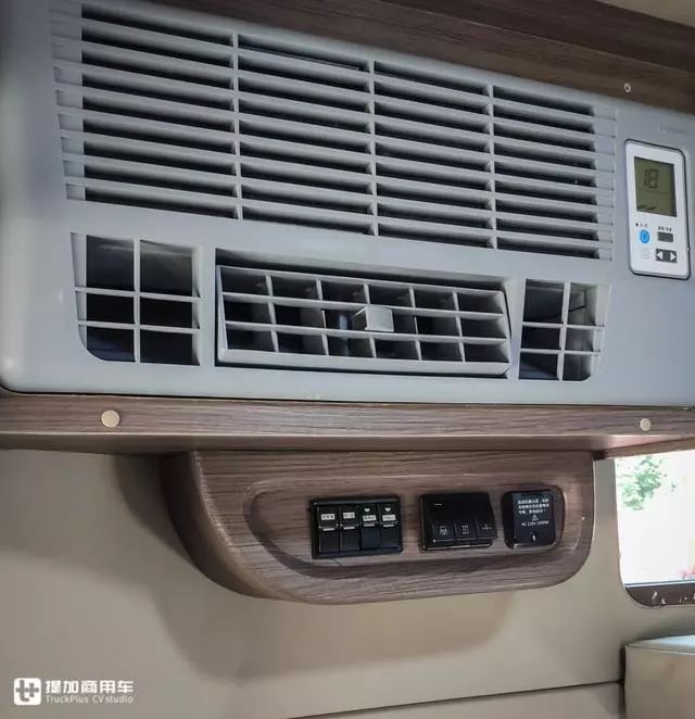 伟博思通的独立空调外机,停车熄火之后可以用这个空调为驾驶室内制冷