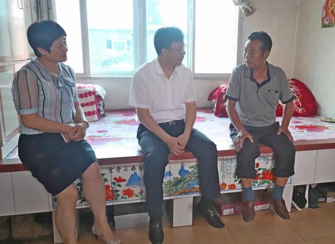 【双拥共建】区委书记栾春新走访慰问驻区部队及优抚对象